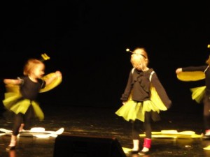 Lasteaia Karikakar tantsijad 